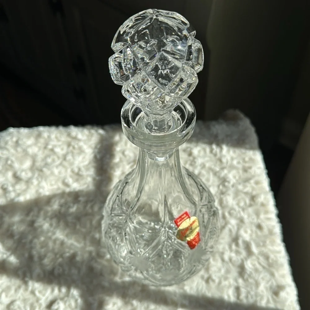 ANNA HUTE~BLEIKRISTALL~CRYSTAL DECANTER~BEAUTIFUL CUTS & DESIGN~KCC